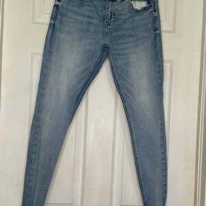 Pistola Skinny Light Wash Denim Jeans with Raw Hem Size 27
